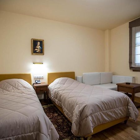 Rentinia Inn Rentina Экстерьер фото