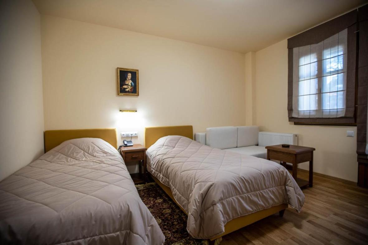 Rentinia Inn Rentina Экстерьер фото