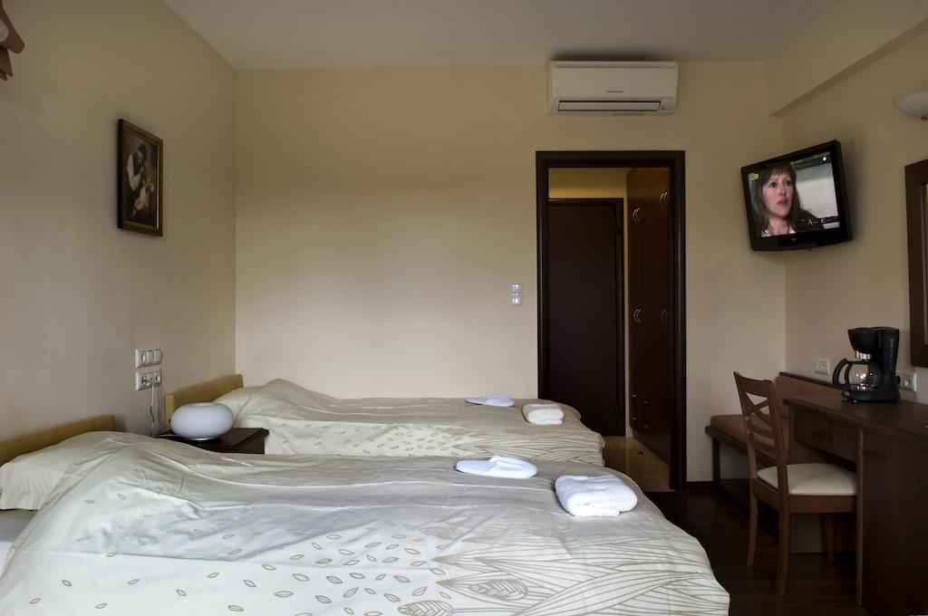 Rentinia Inn Rentina Экстерьер фото